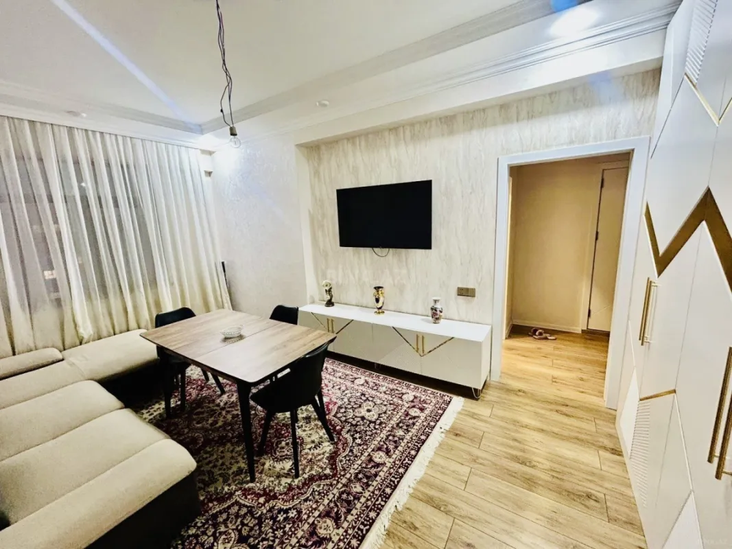 Satılır 1 otaqlı mənzil 53 m²