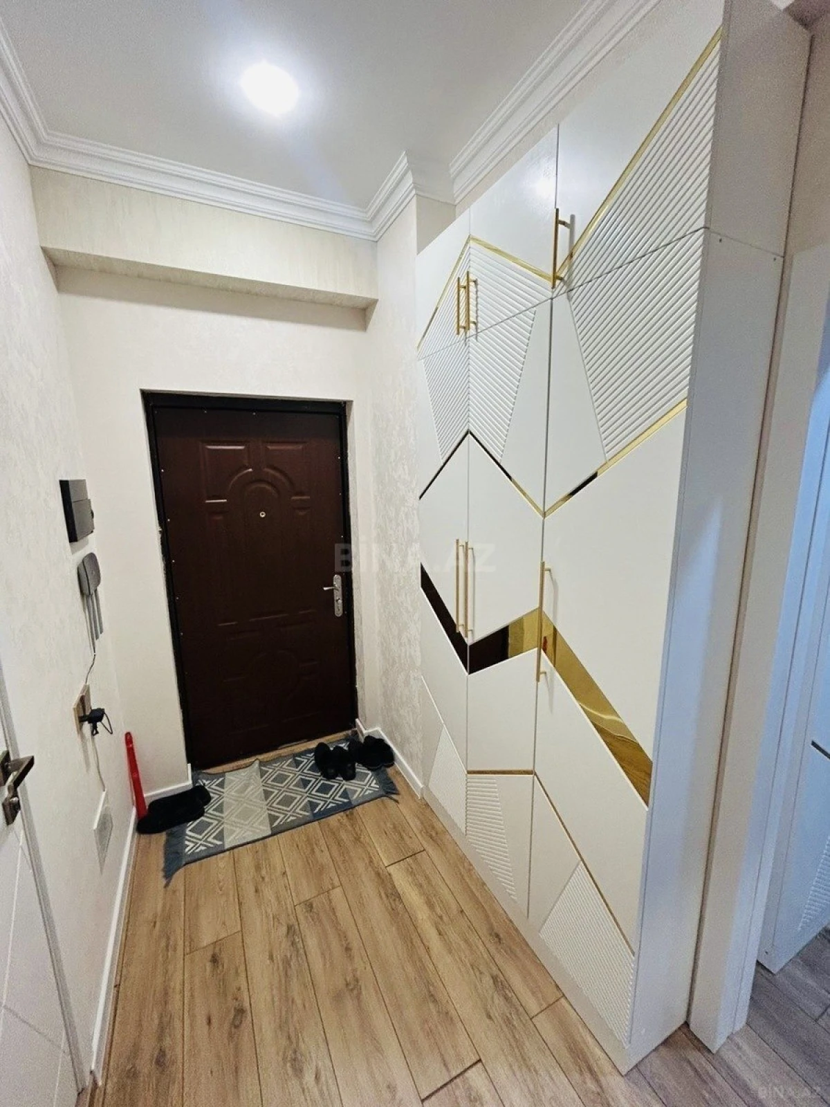 Satılır 1 otaqlı mənzil 53 m²