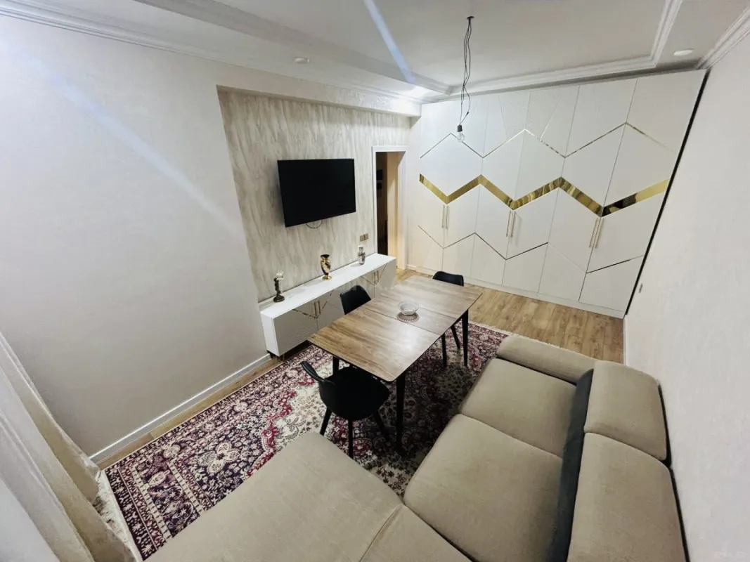 Satılır 1 otaqlı mənzil 53 m²