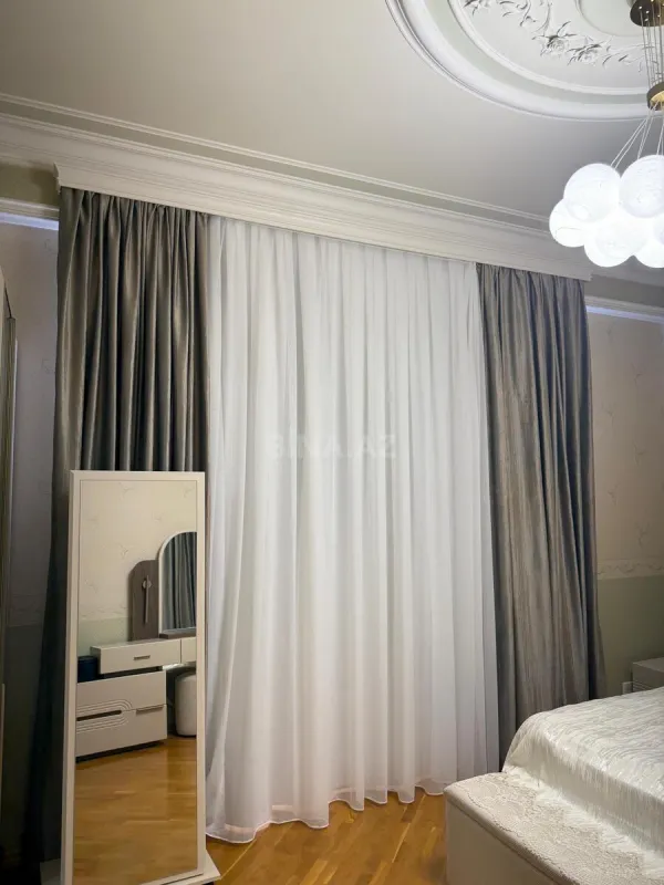 Satılır 4 otaqlı mənzil 153 m²