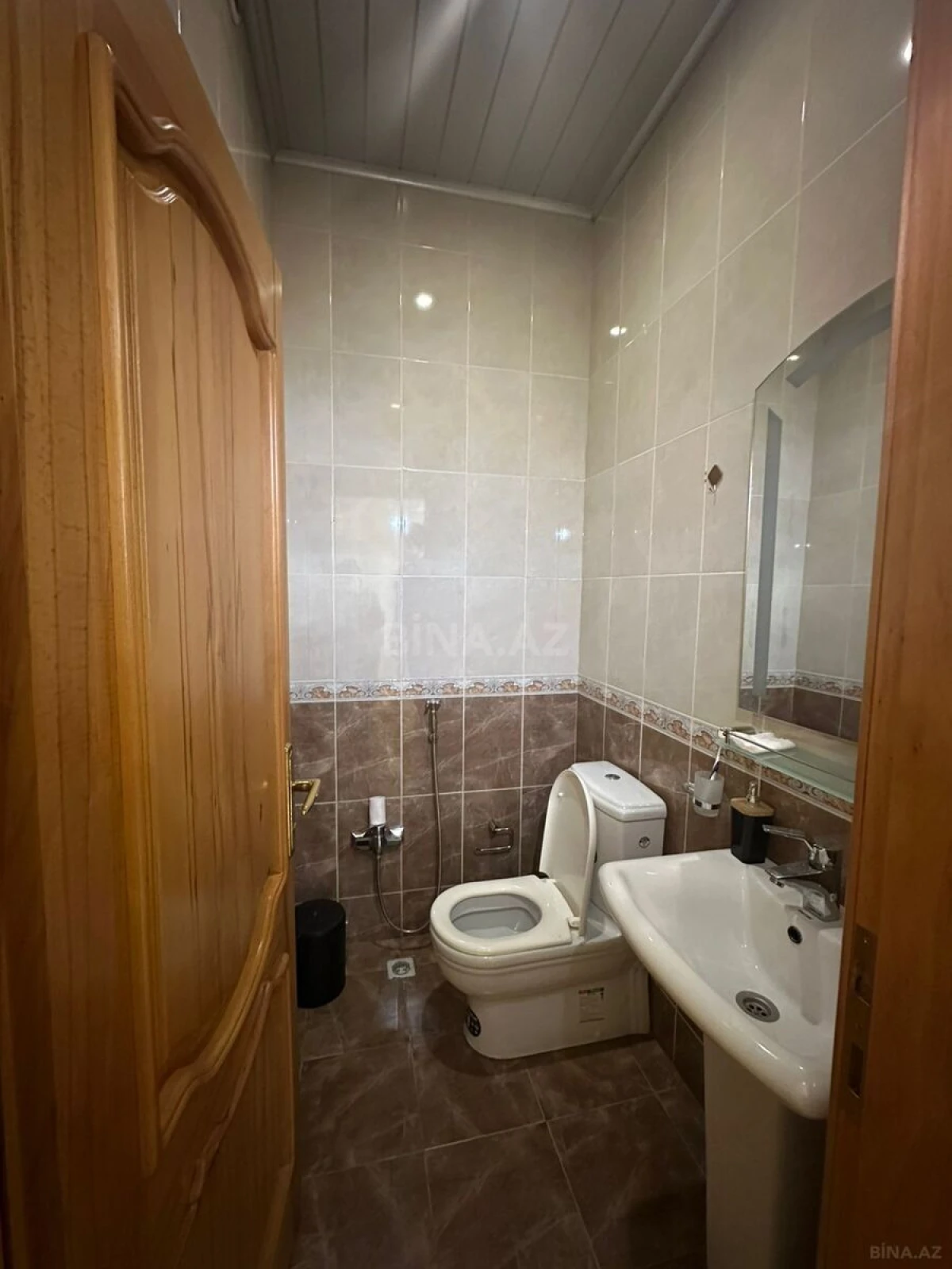Satılır 4 otaqlı mənzil 153 m²