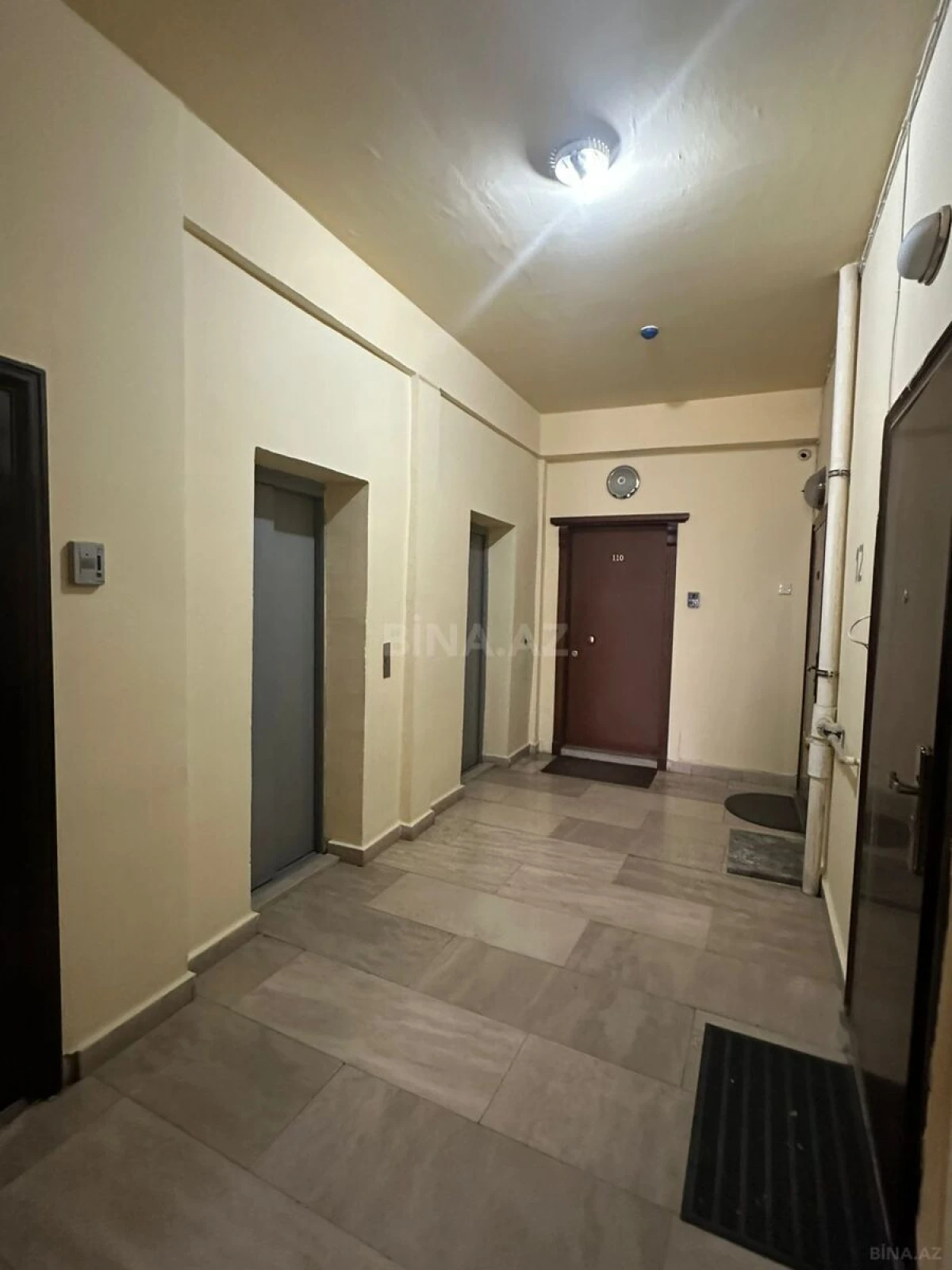 Satılır 4 otaqlı mənzil 153 m²