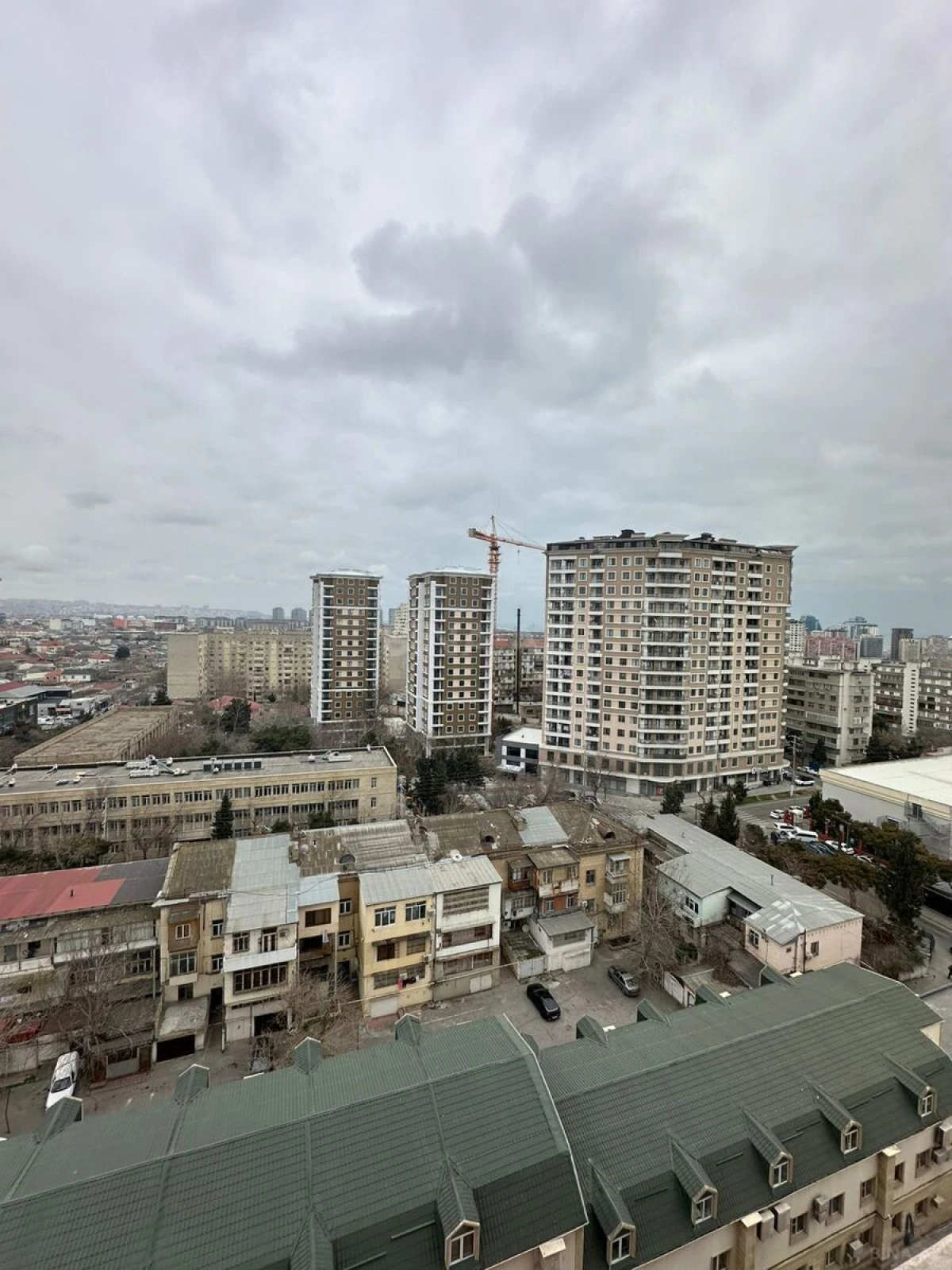 Satılır 4 otaqlı mənzil 153 m²