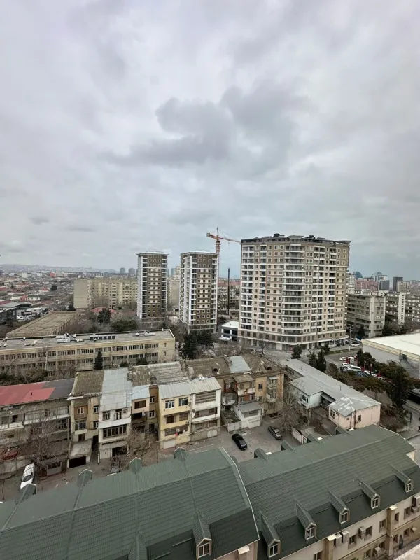 Satılır 4 otaqlı mənzil 153 m²