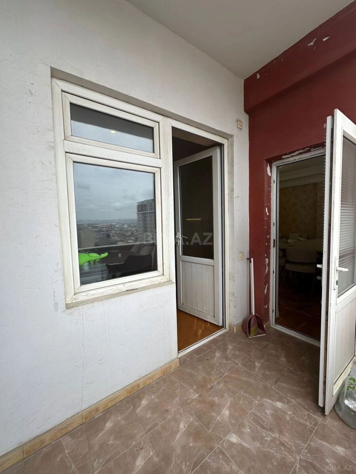 Satılır 4 otaqlı mənzil 153 m²