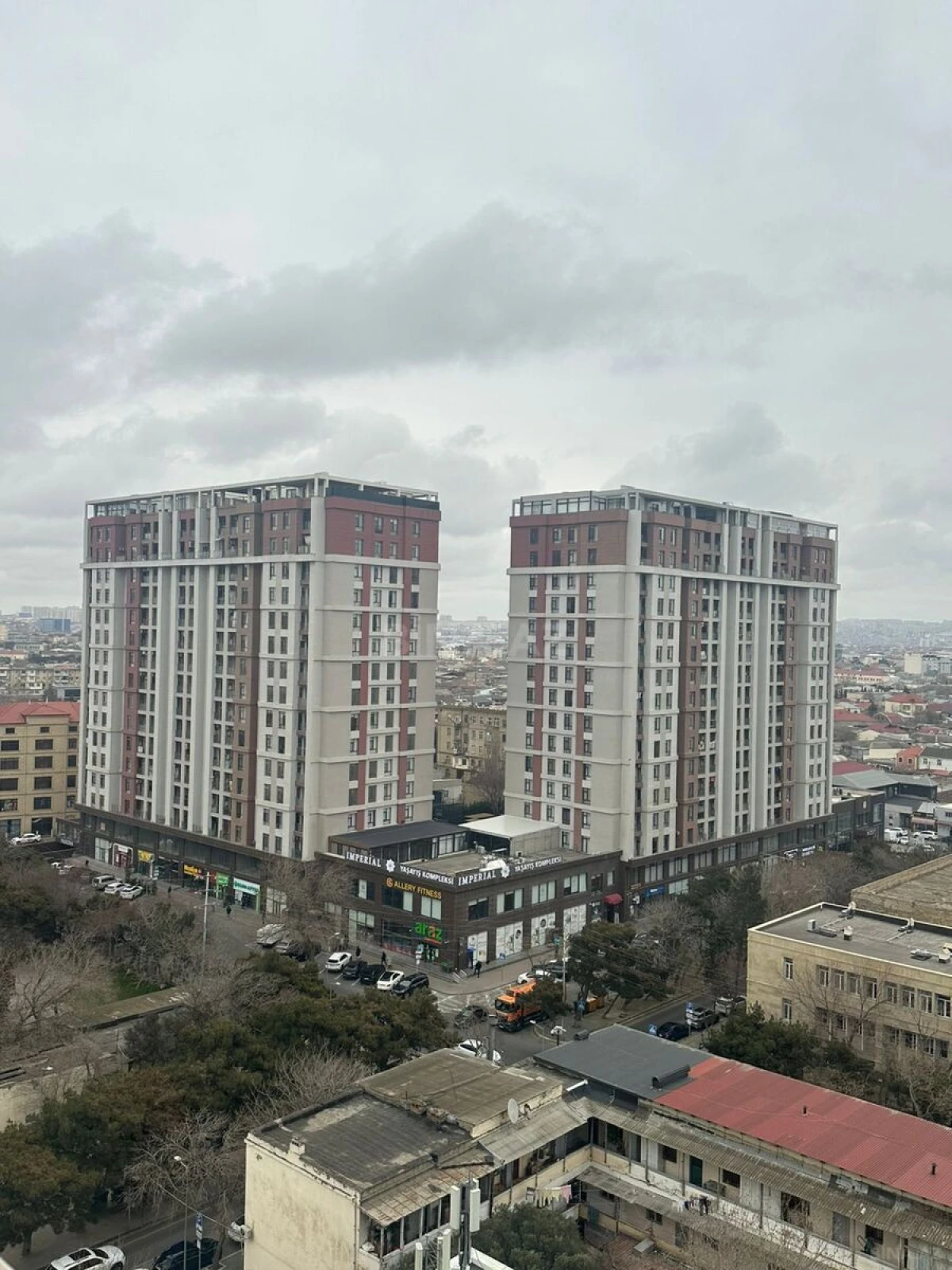 Satılır 4 otaqlı mənzil 153 m²