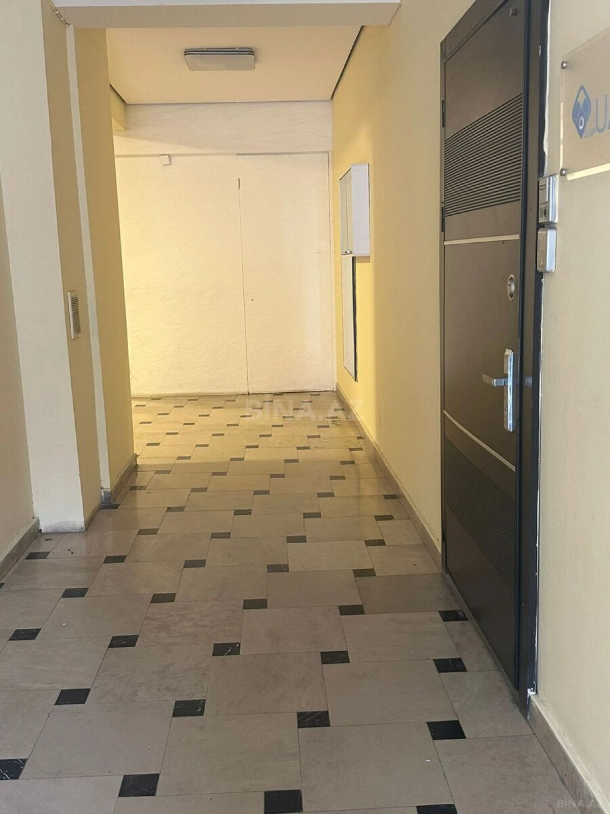 Satılır 4 otaqlı mənzil 153 m²