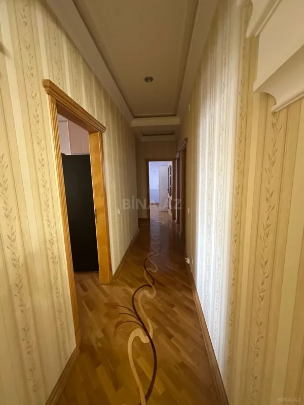 Satılır 4 otaqlı mənzil 153 m²