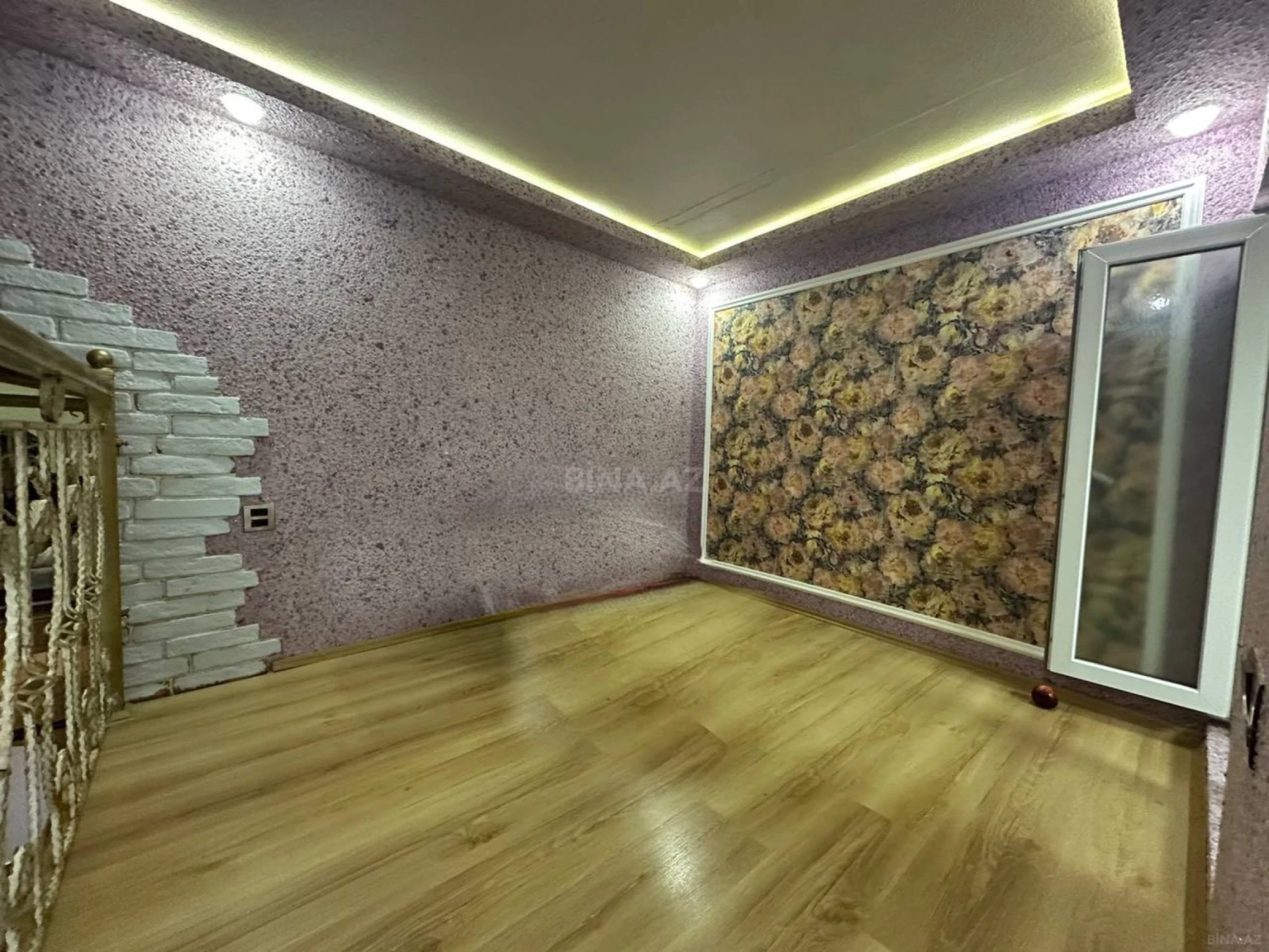 Satılır 2 otaqlı mənzil 56 m²