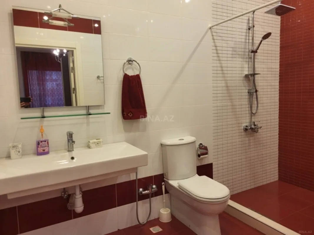 Kirayə verilir 4 otaqlı mənzil 210 m²