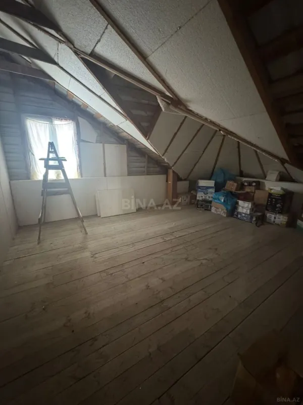 Satılır 9 otaqlı həyət evi 400 m²