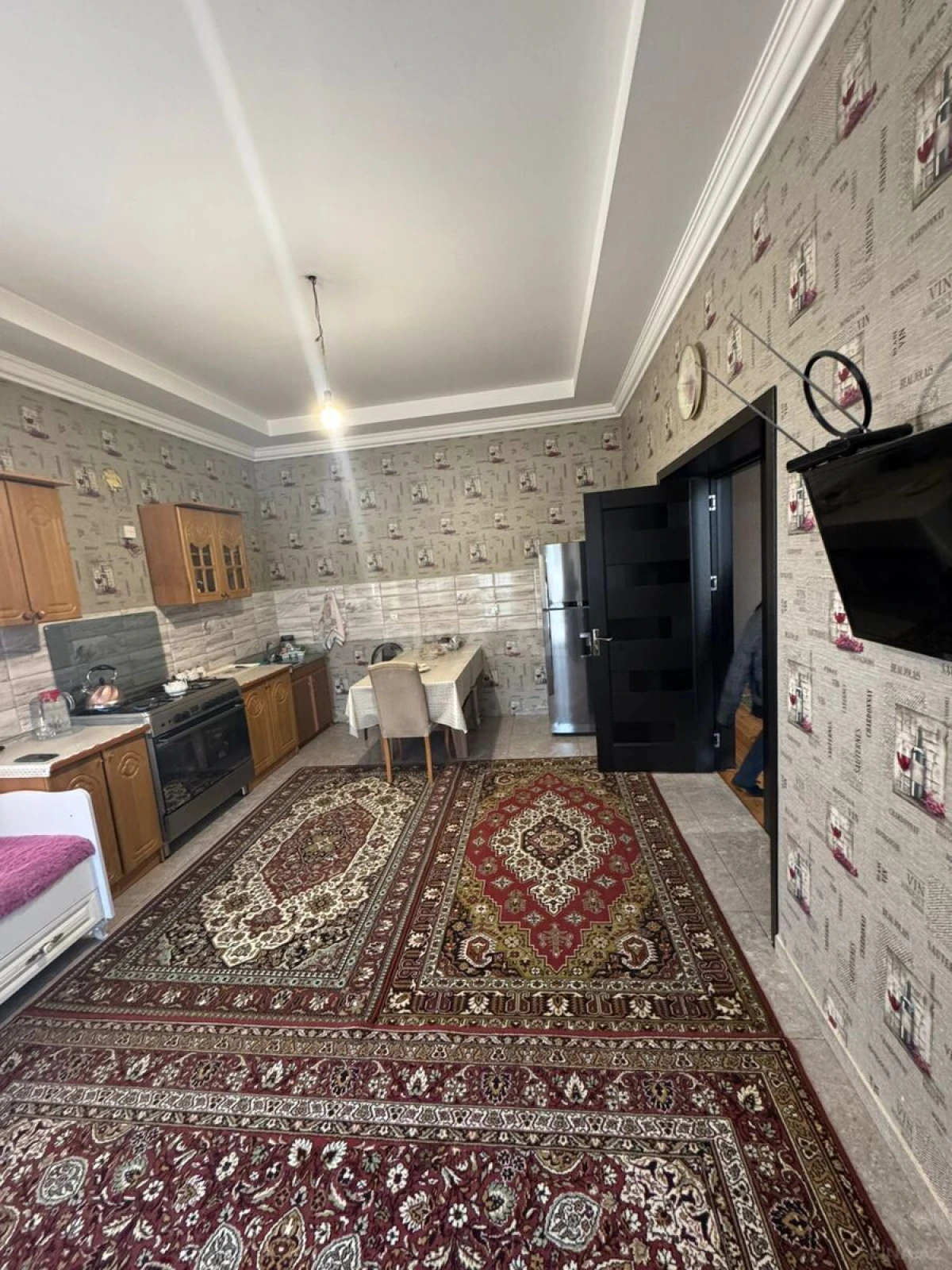 Satılır 9 otaqlı həyət evi 400 m²