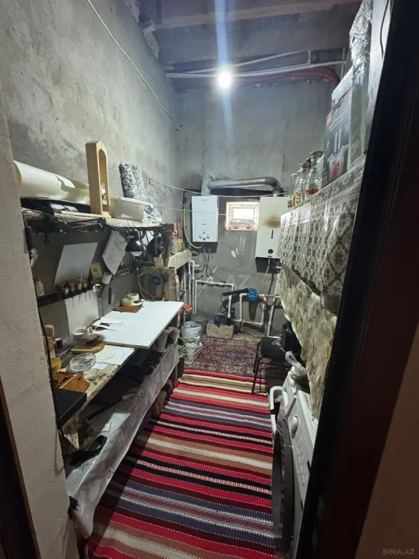 Satılır 9 otaqlı həyət evi 400 m²