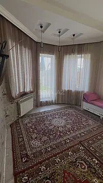 Satılır 9 otaqlı həyət evi 400 m²