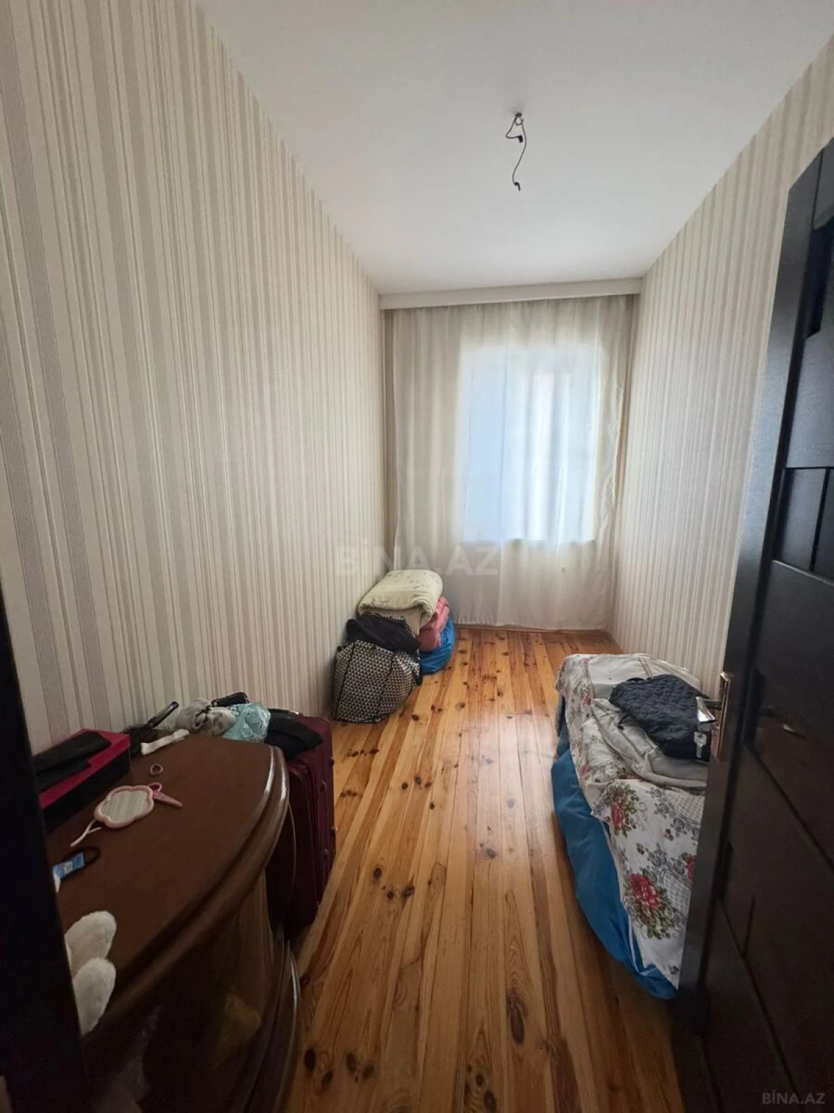 Satılır 9 otaqlı həyət evi 400 m²