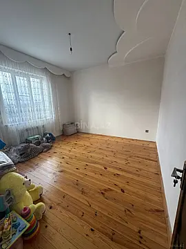 Satılır 9 otaqlı həyət evi 400 m²