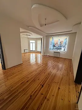 Satılır 9 otaqlı həyət evi 400 m²