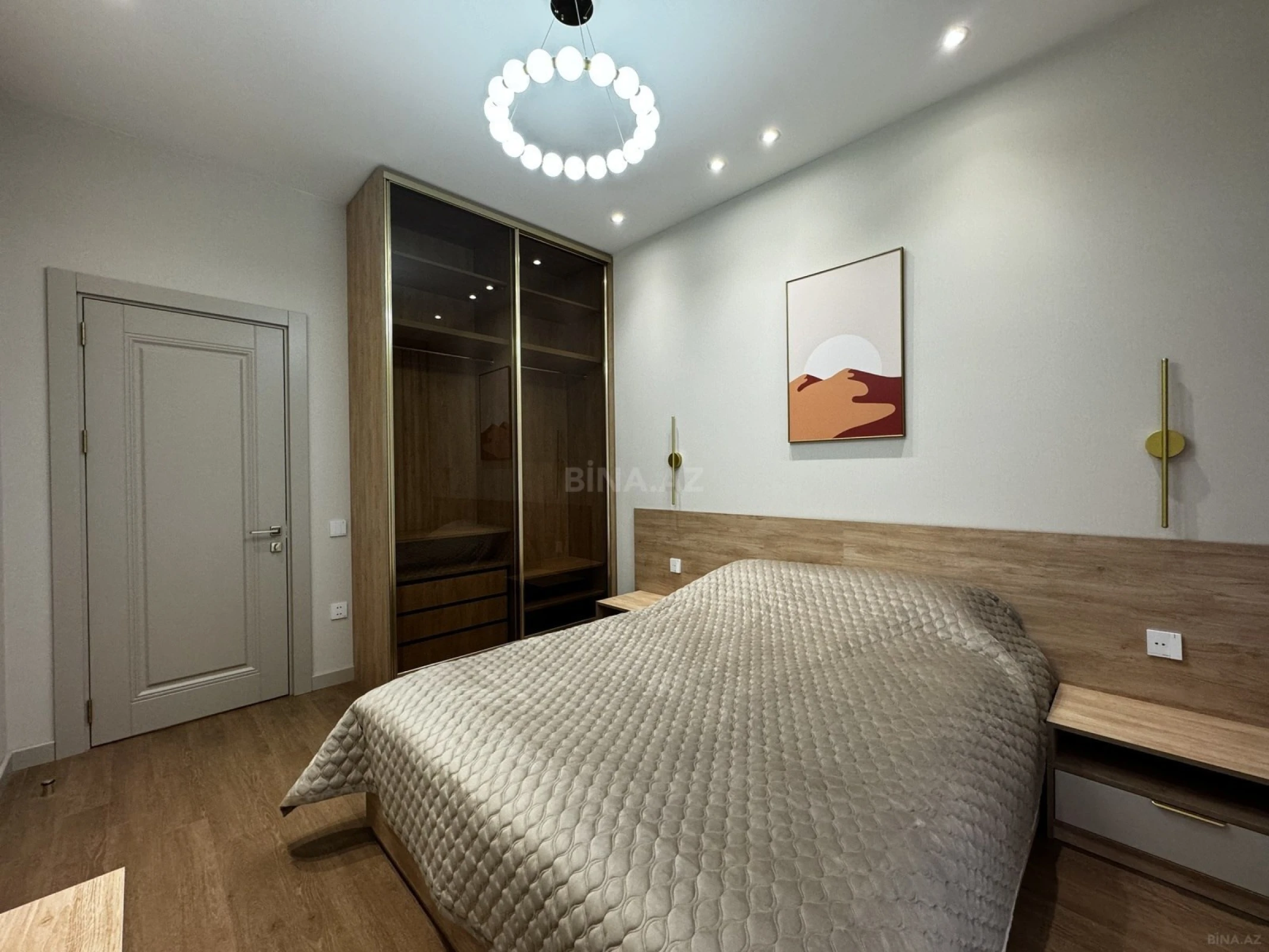Satılır 2 otaqlı mənzil 68 m²