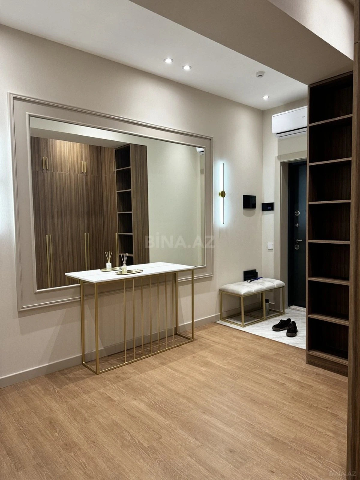 Satılır 2 otaqlı mənzil 68 m²