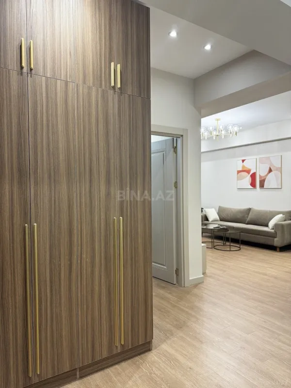 Satılır 2 otaqlı mənzil 68 m²