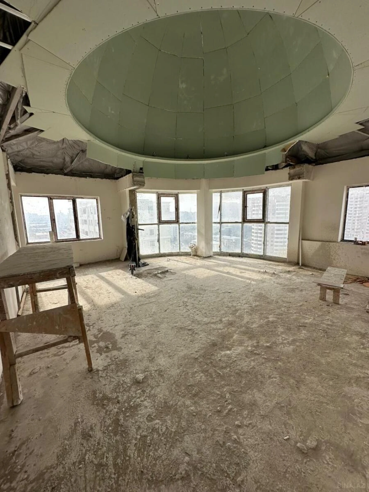 Satılır 3 otaqlı mənzil 145 m²