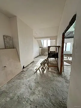 Satılır 3 otaqlı mənzil 145 m²