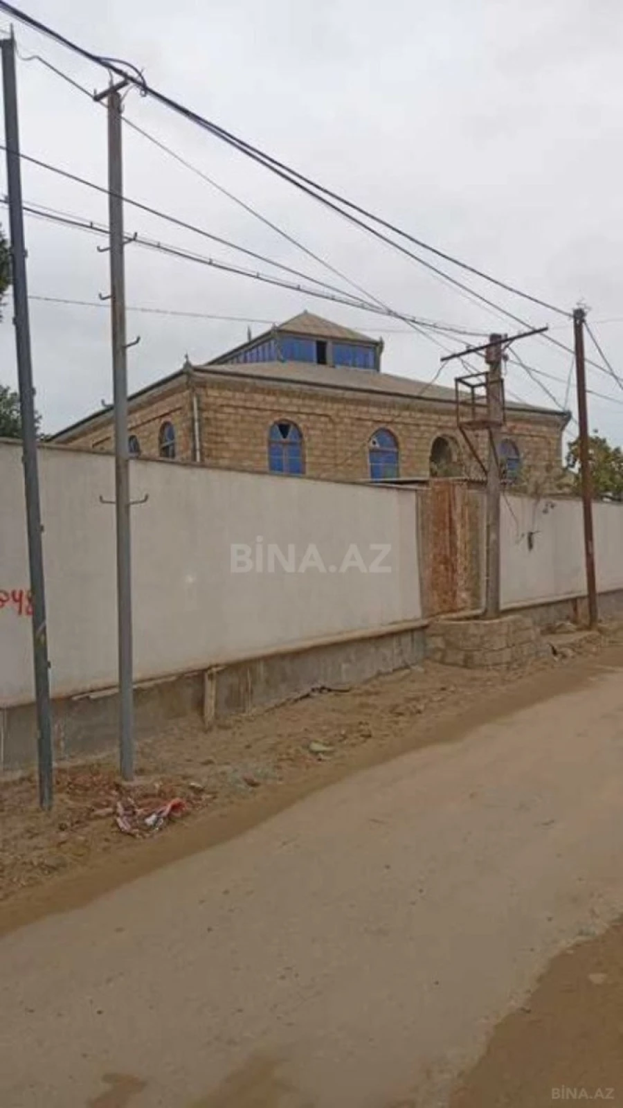 Satılır 6 otaqlı həyət evi 180 m²