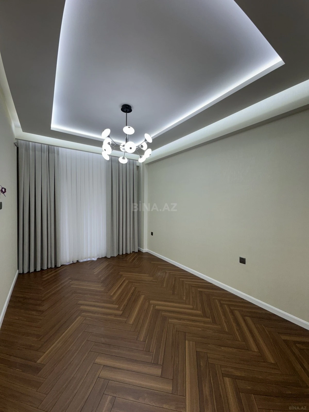 Satılır 3 otaqlı mənzil 98 m²