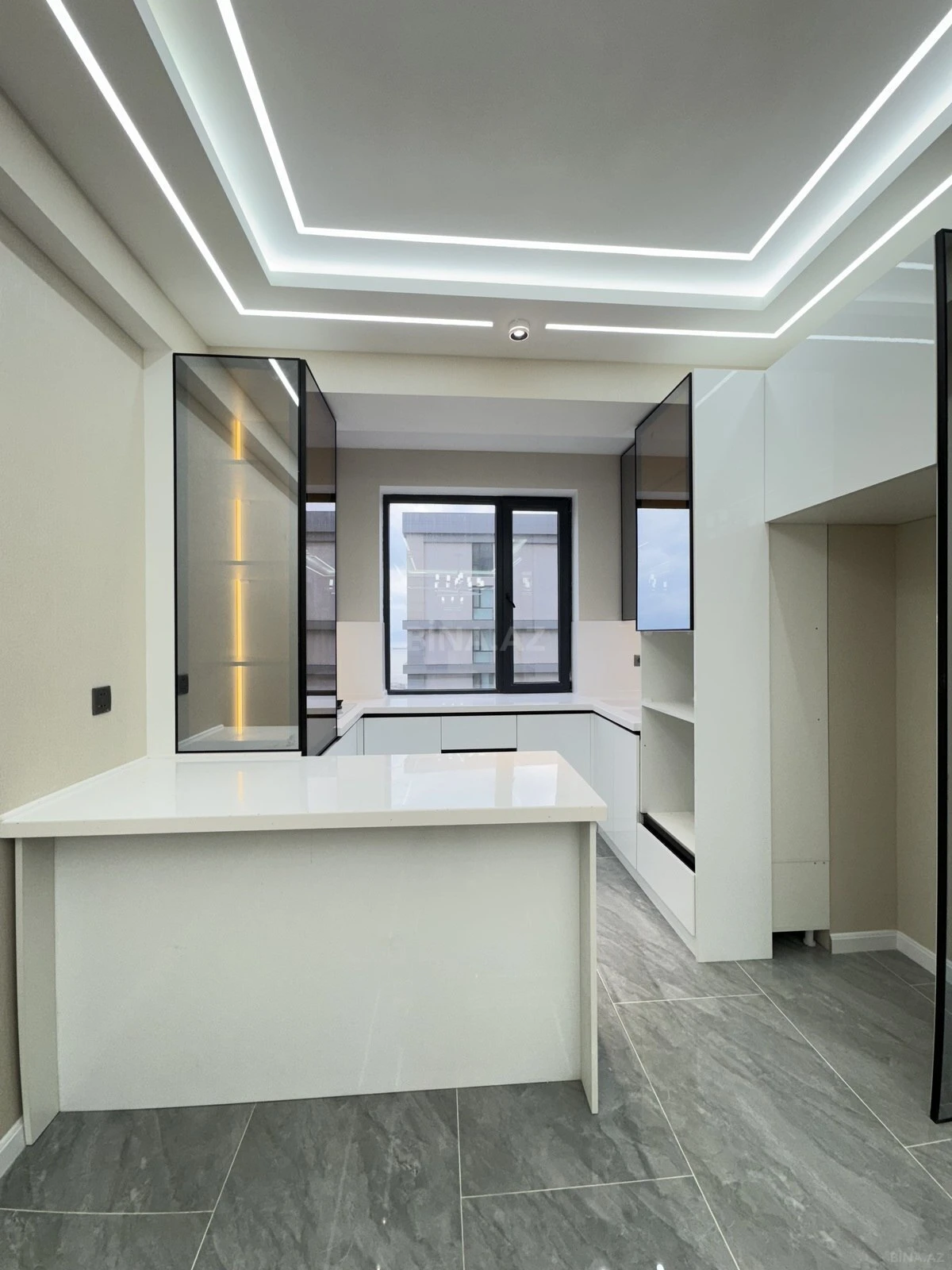 Satılır 3 otaqlı mənzil 98 m²