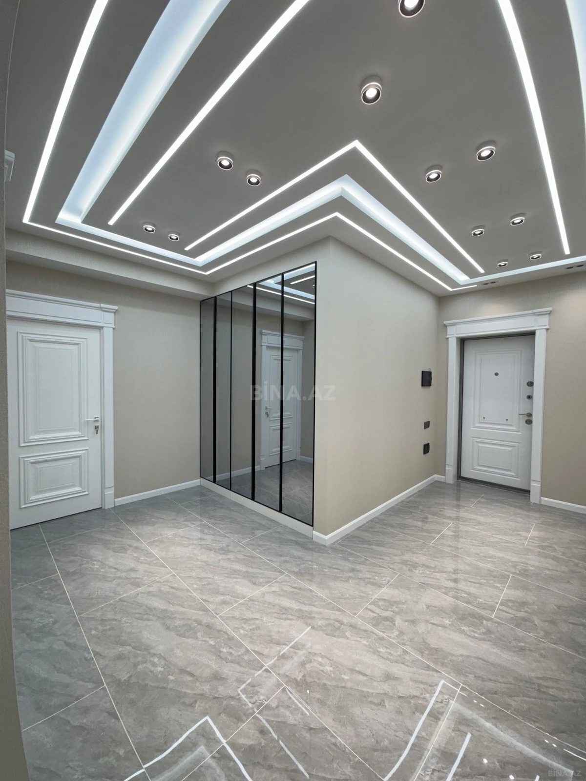 Satılır 3 otaqlı mənzil 98 m²