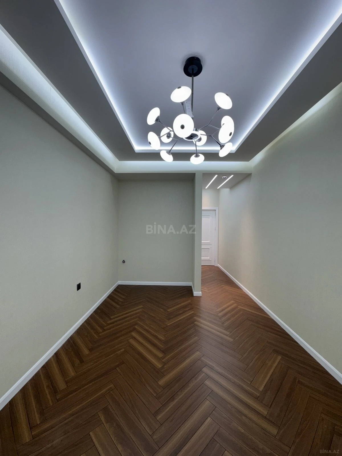Satılır 3 otaqlı mənzil 98 m²
