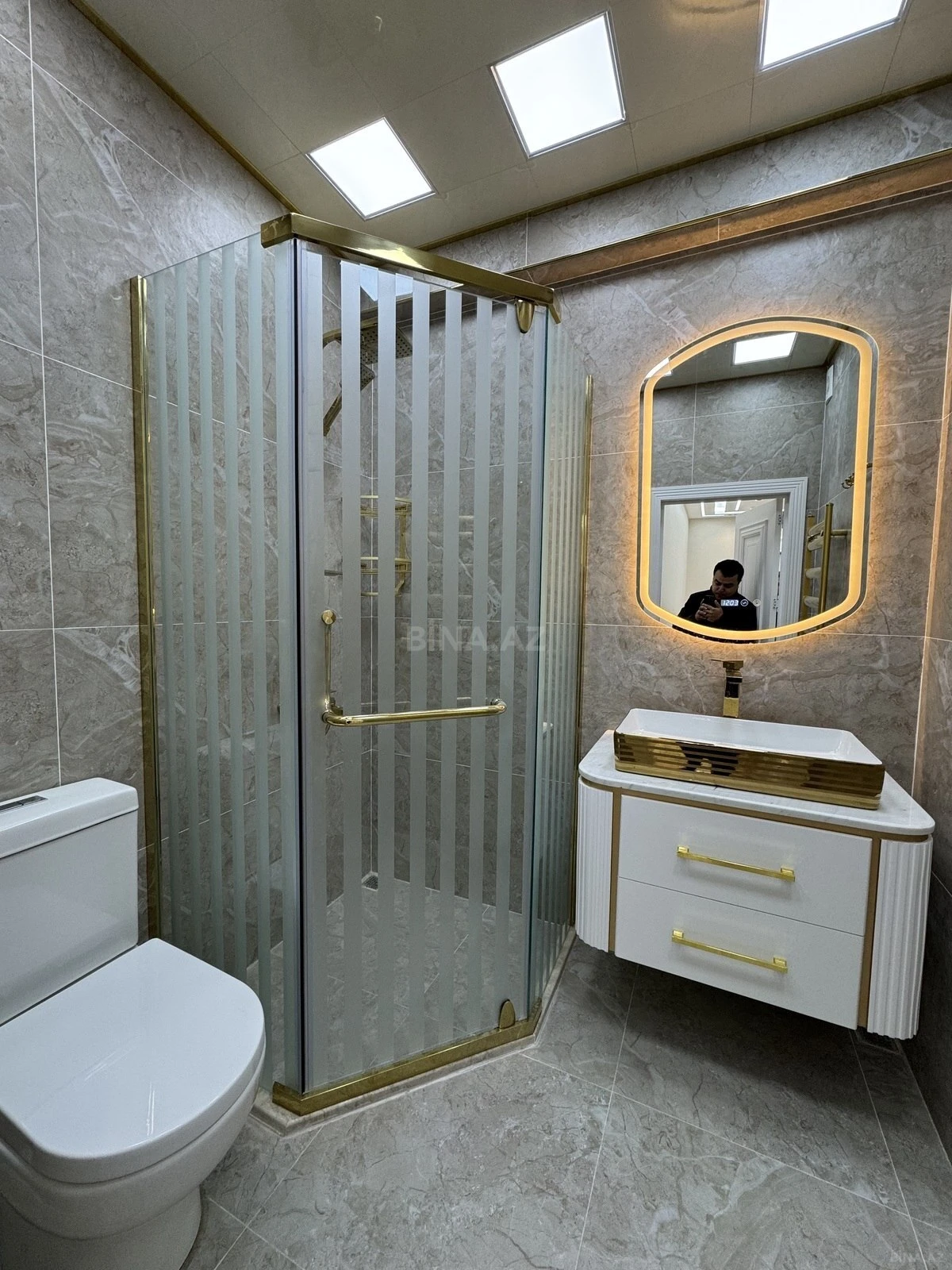 Satılır 3 otaqlı mənzil 98 m²