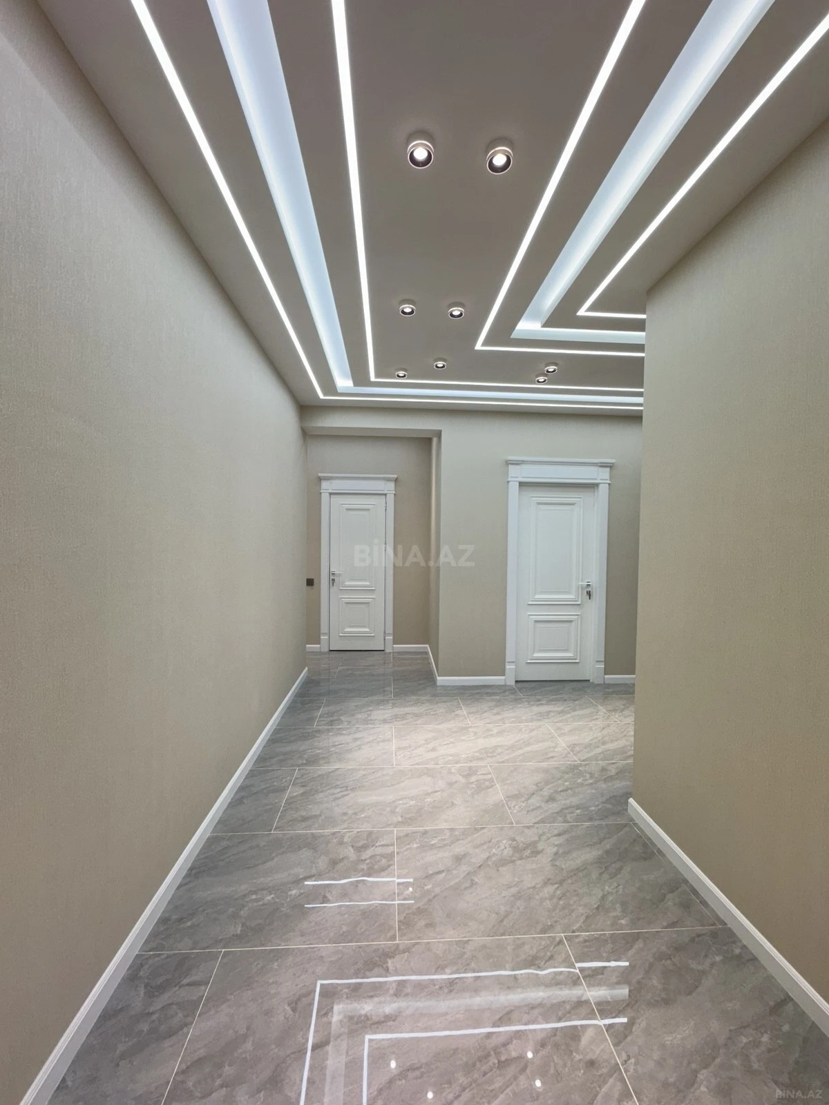 Satılır 3 otaqlı mənzil 98 m²