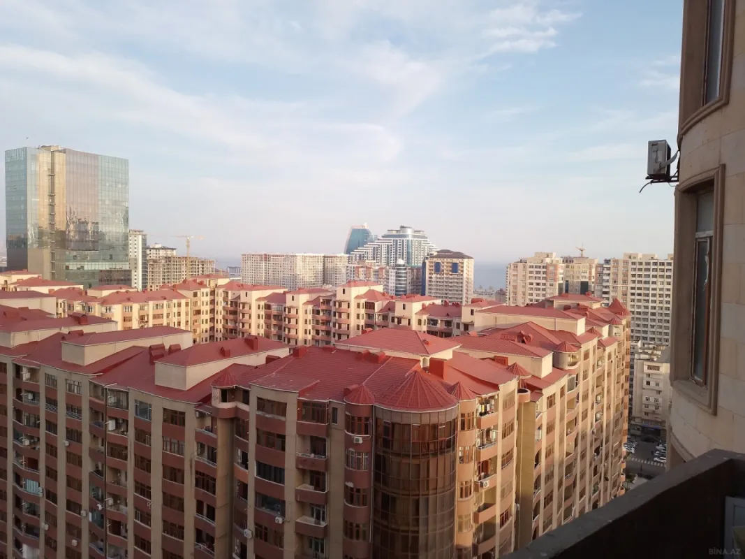 Satılır 3 otaqlı mənzil 102 m²