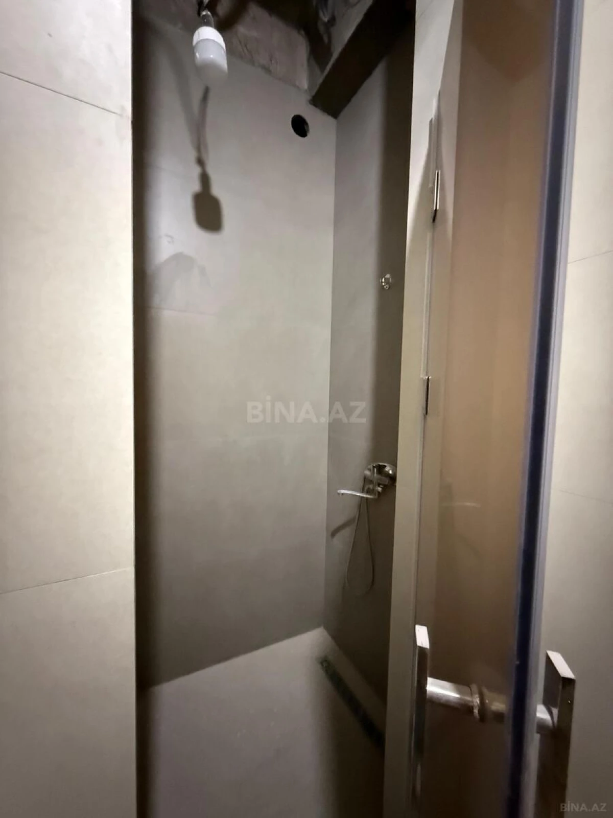 Satılır 4 otaqlı mənzil 152.8 m²