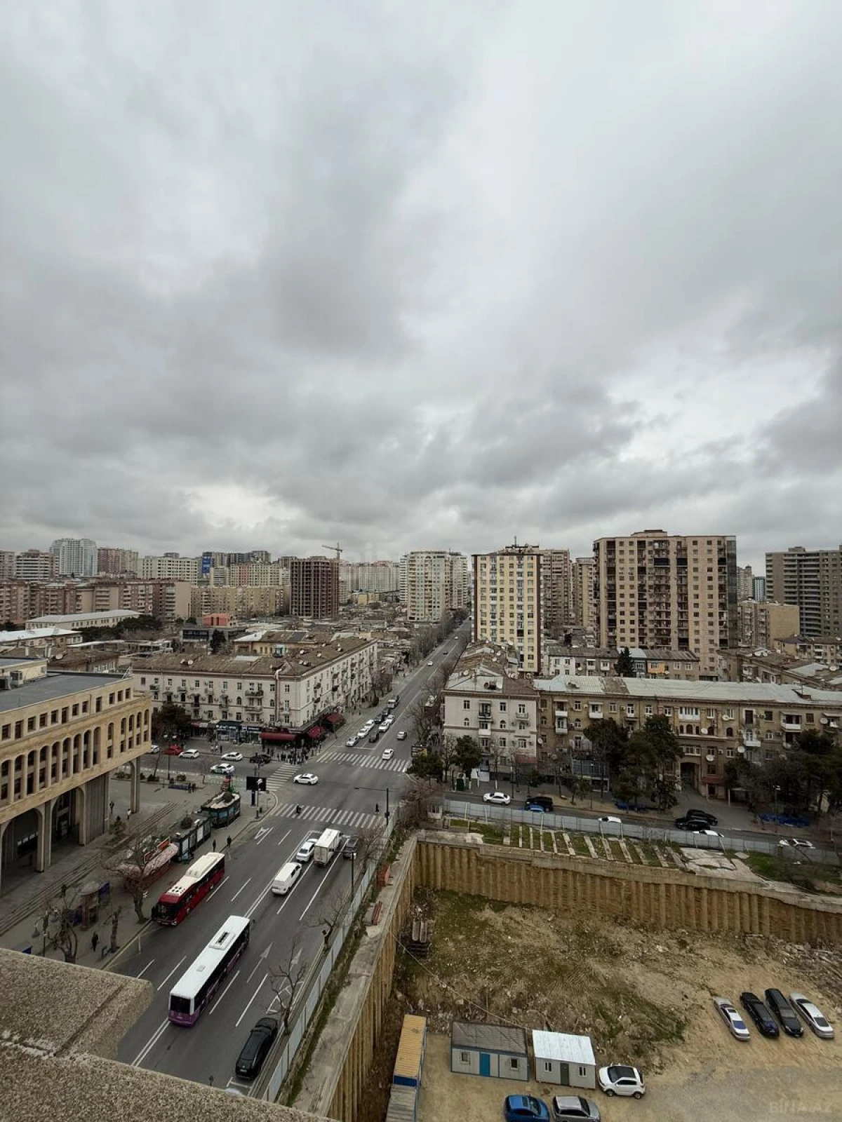 Satılır 4 otaqlı mənzil 152.8 m²