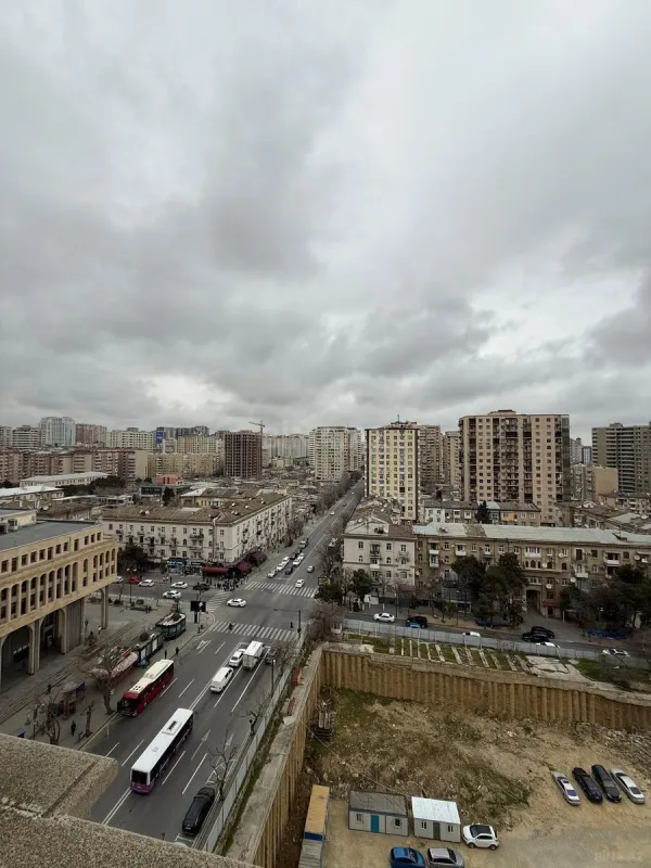 Satılır 4 otaqlı mənzil 152.8 m²