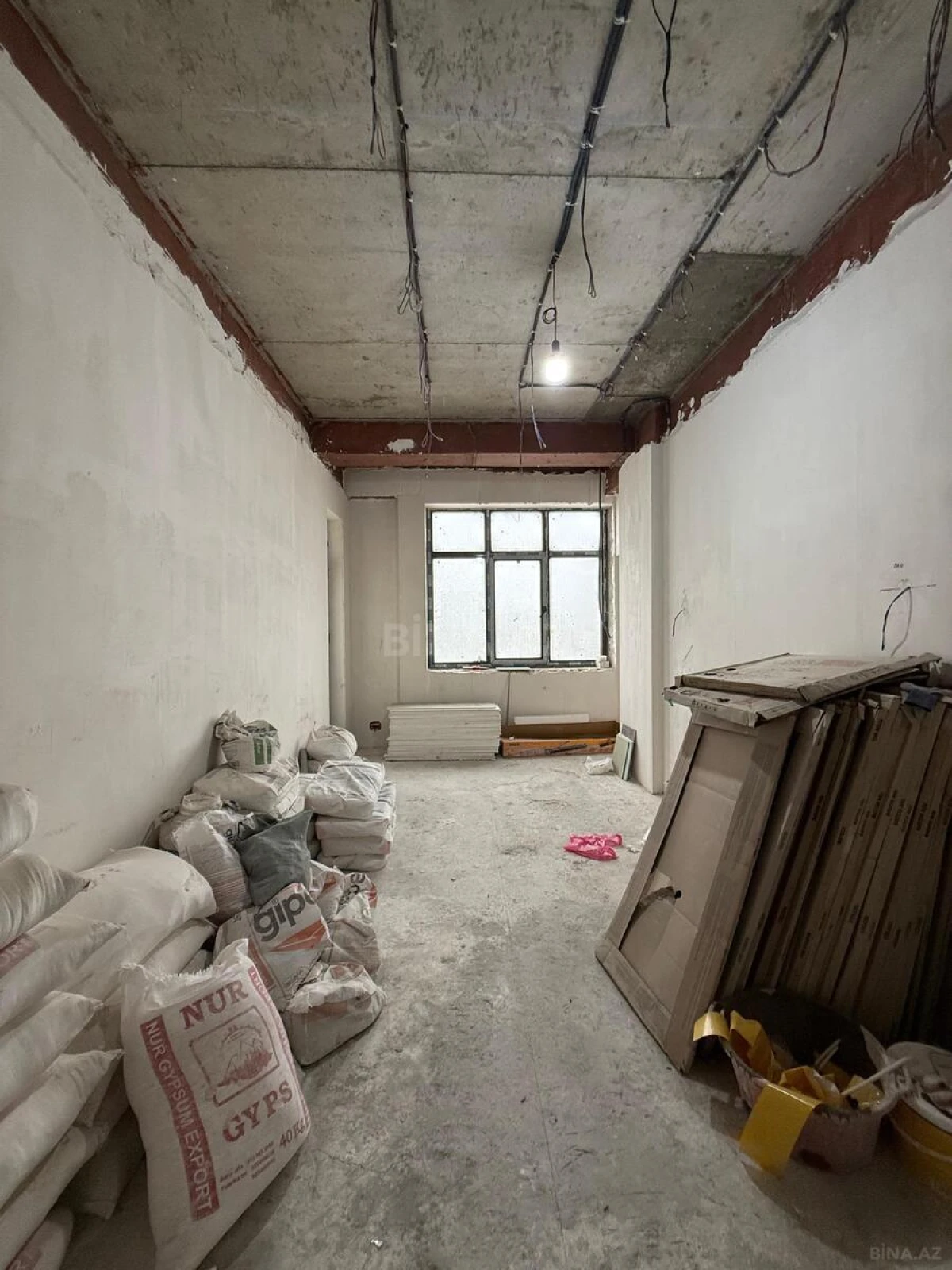 Satılır 4 otaqlı mənzil 152.8 m²