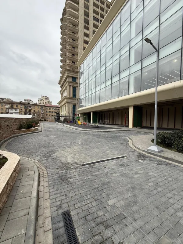 Satılır 4 otaqlı mənzil 152.8 m²