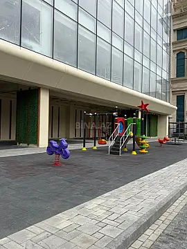 Satılır 4 otaqlı mənzil 152.8 m²