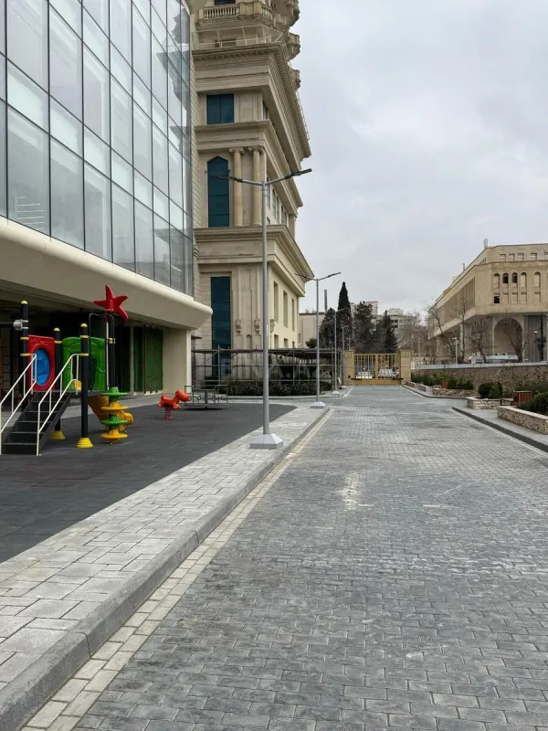 Satılır 4 otaqlı mənzil 152.8 m²