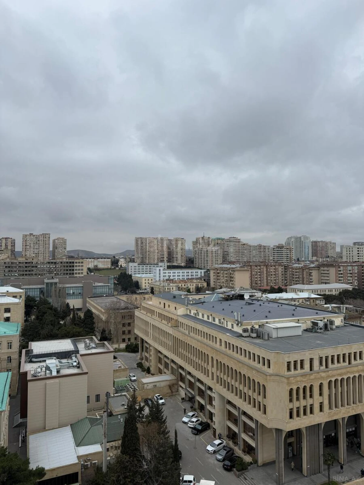 Satılır 4 otaqlı mənzil 152.8 m²