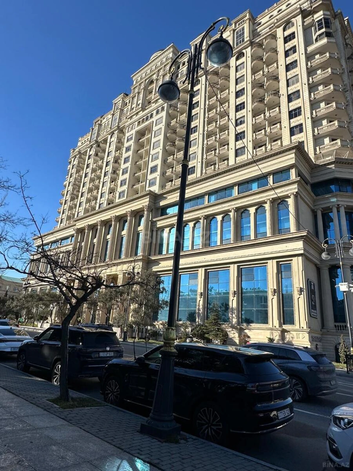 Satılır 4 otaqlı mənzil 152.8 m²