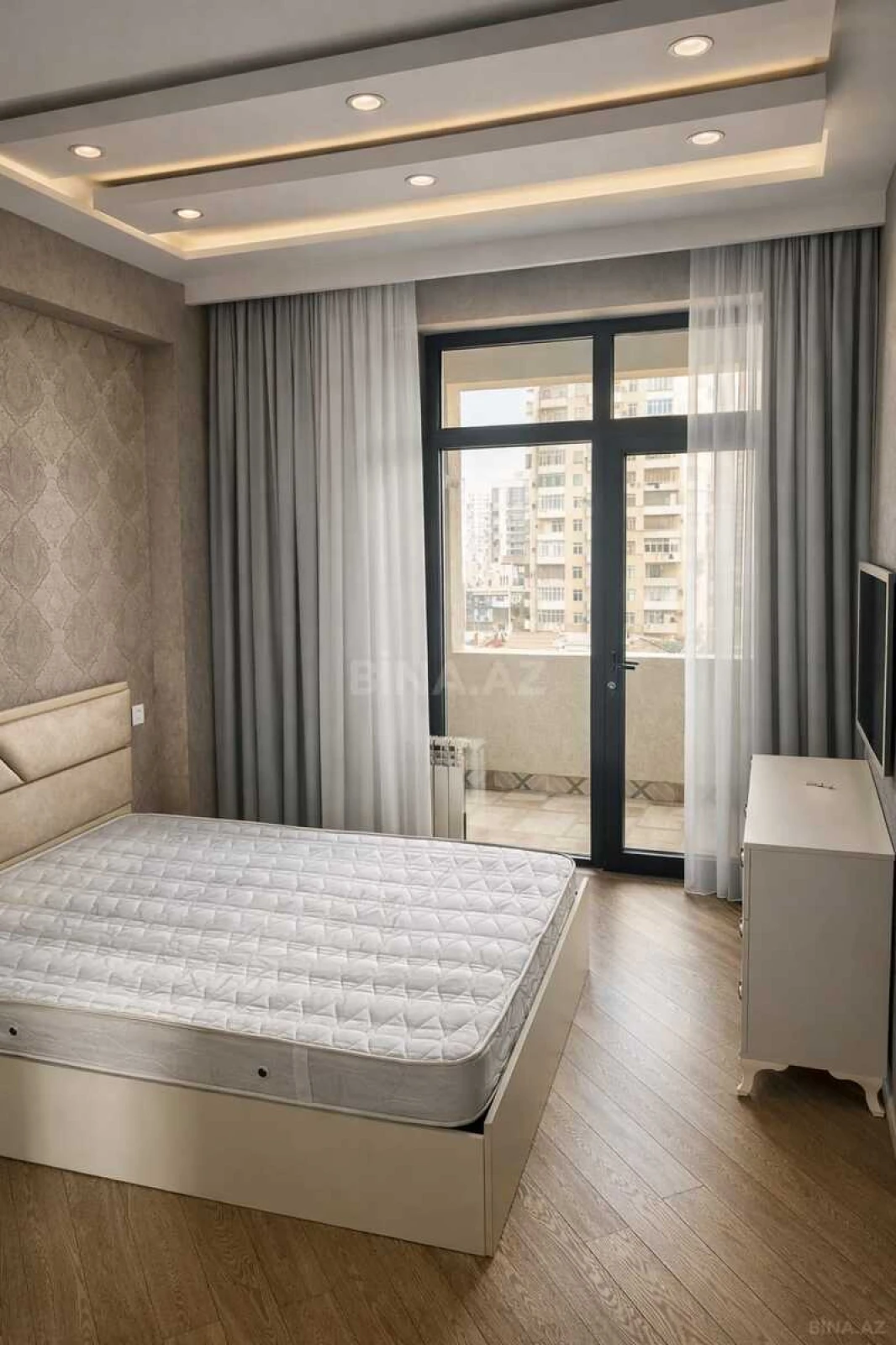 Kirayə verilir 2 otaqlı mənzil 75 m²