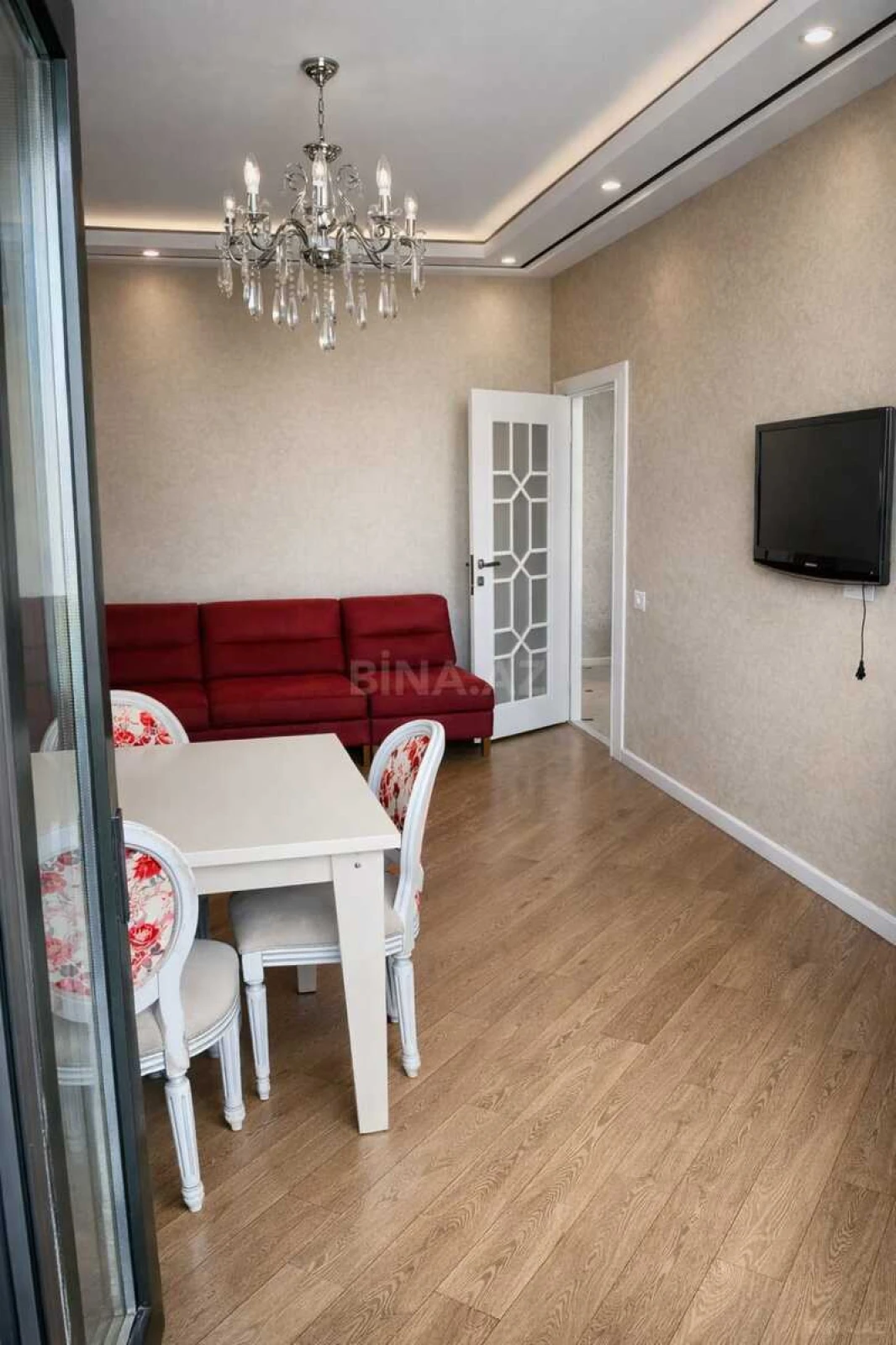 Kirayə verilir 2 otaqlı mənzil 75 m²