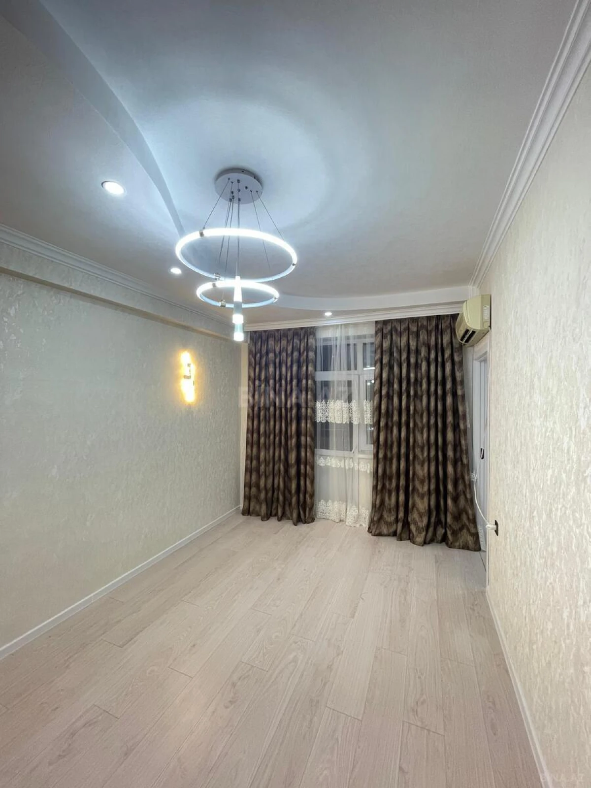 Satılır 2 otaqlı mənzil 45 m²
