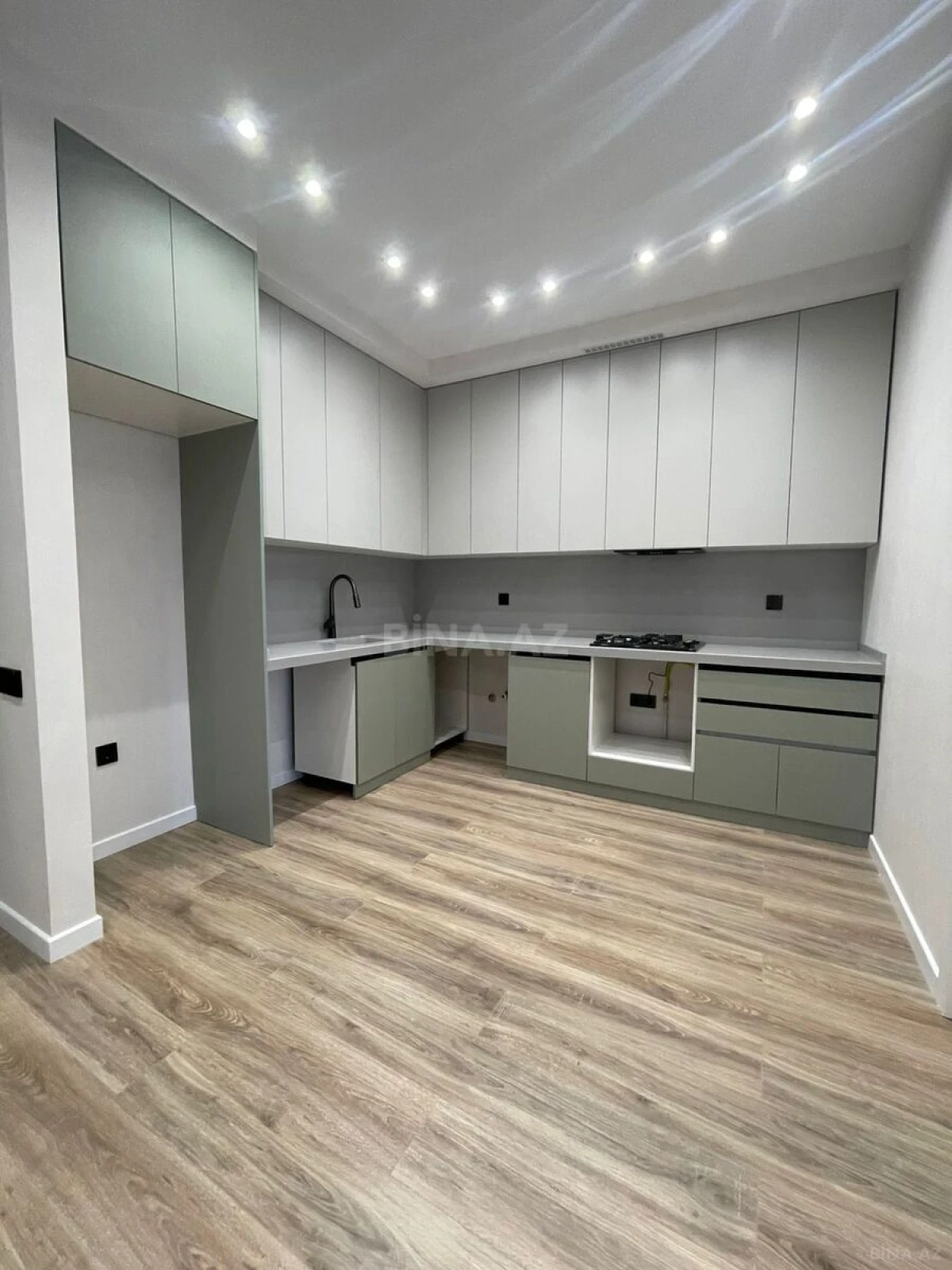 Satılır 2 otaqlı mənzil 60 m²