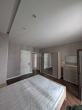 Kirayə verilir 4 otaqlı mənzil 140 m²