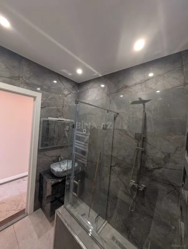 Kirayə verilir 4 otaqlı mənzil 140 m²