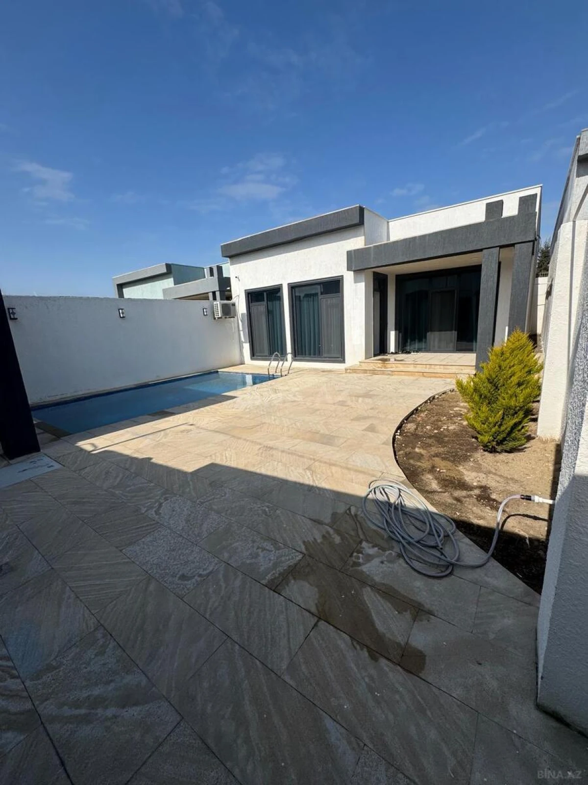 Satılır 4 otaqlı həyət evi 105 m²